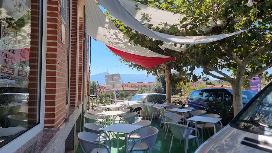 HOSTAL ARPA/RESTARANTE CLAUDIA/BAR