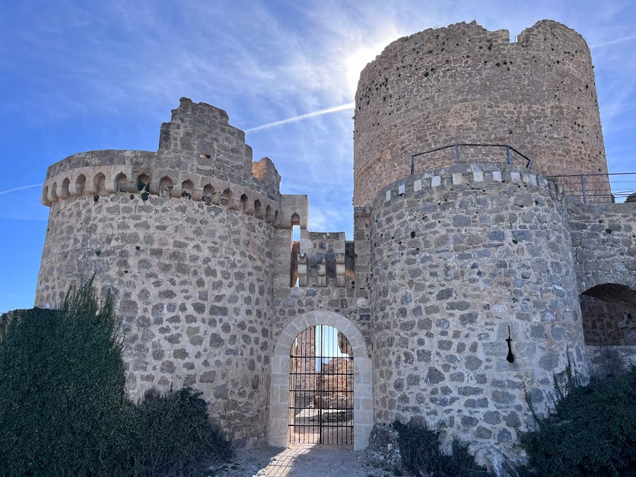 La Albacara, Castillo de Moya