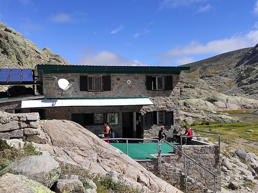 Refugio Laguna Grande de Gredos (Elola)