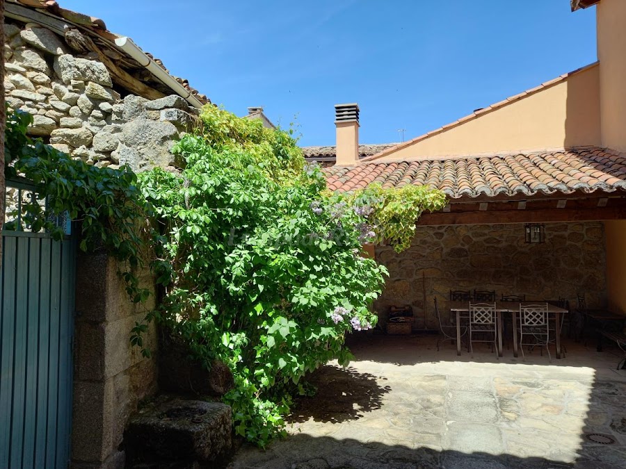 Alojamiento rural El Capricho de Ana. Casa Rural. Neila de San Miguel.