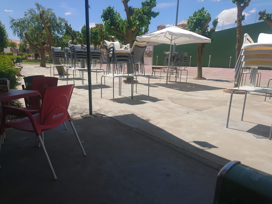 BAR-PISCINA de Tribaldos.