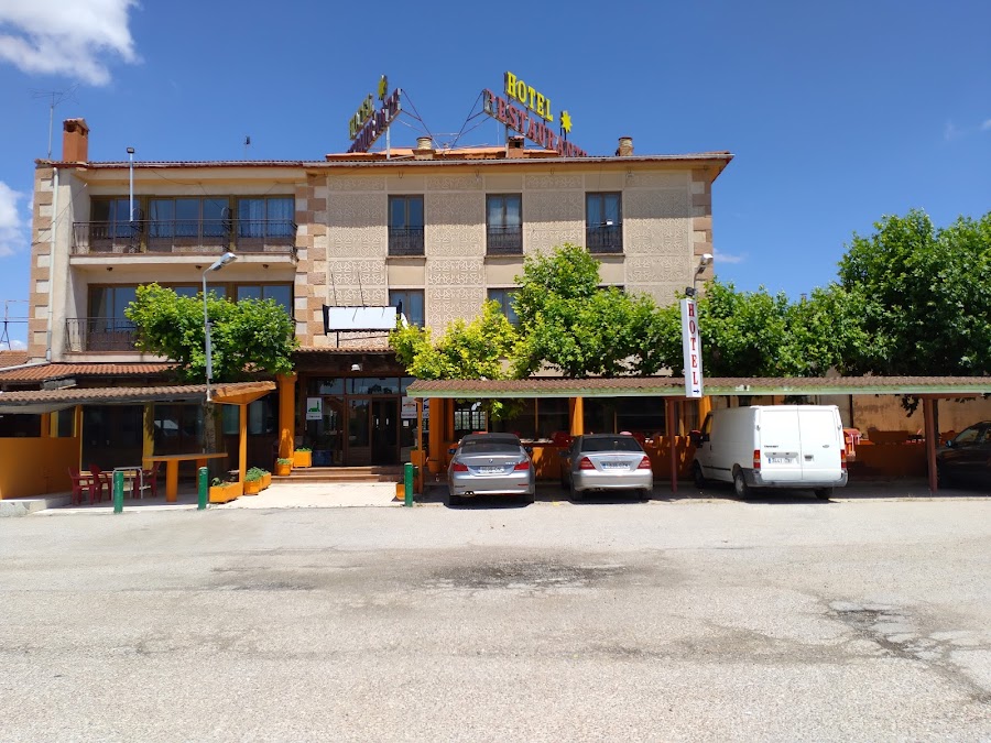 HOTEL TRES HERMANOS