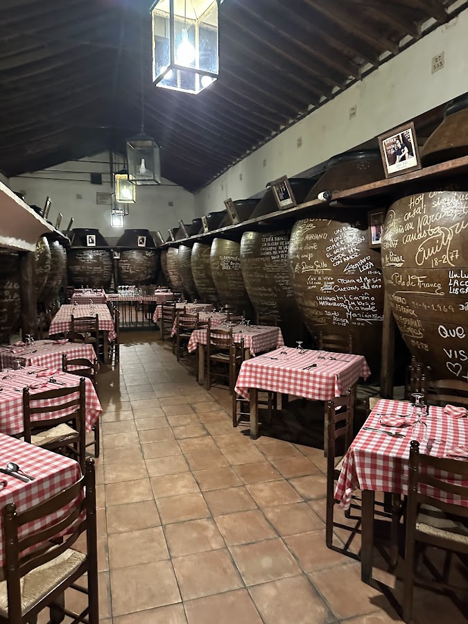 Mesón Cuevas del Vino