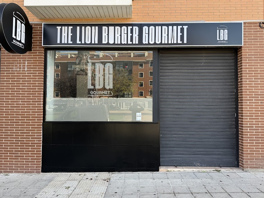 THE LION BURGER GOURMET.